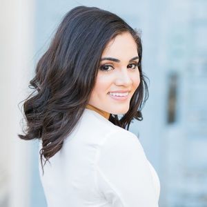 Meet your Posher, Stephanie